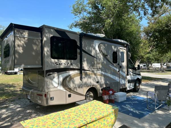 Used 2016 Thor Motor Coach Siesta