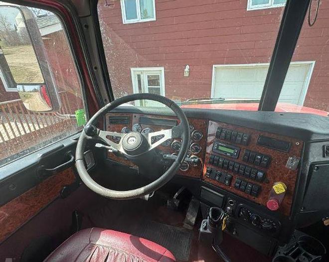 Used 2005 WESTERN STAR 4900FA