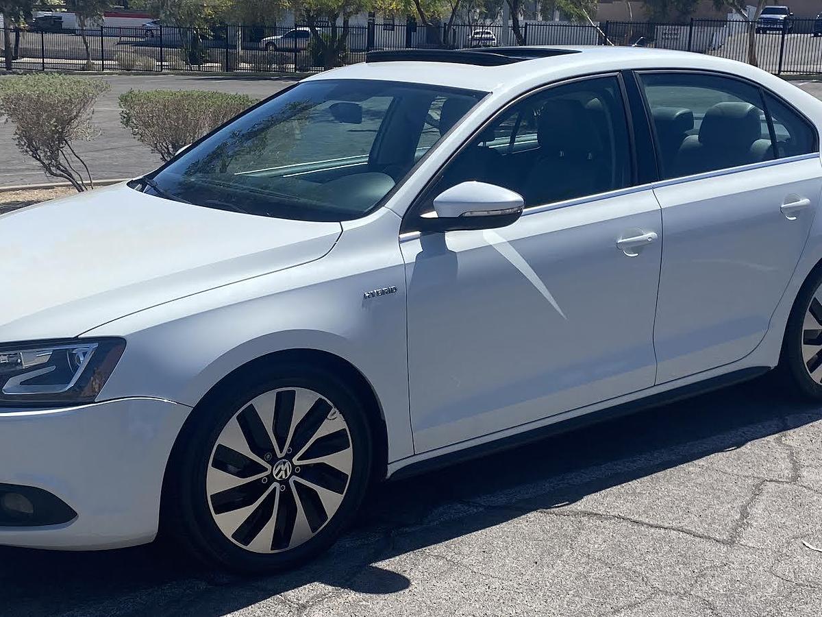 Used 2013 Volkswagen Jetta Hybrid SEL Premium