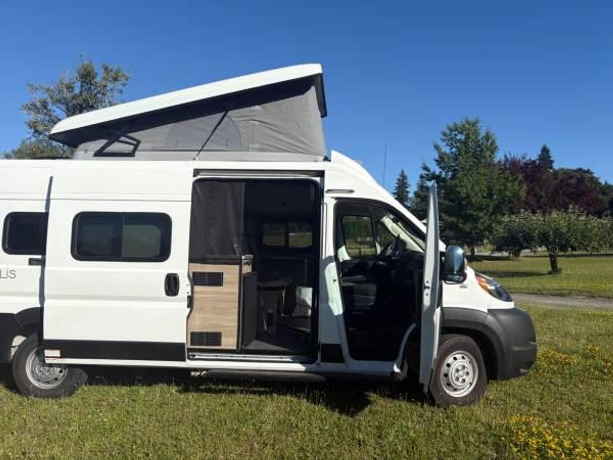 Used 2022 Winnebago Solis