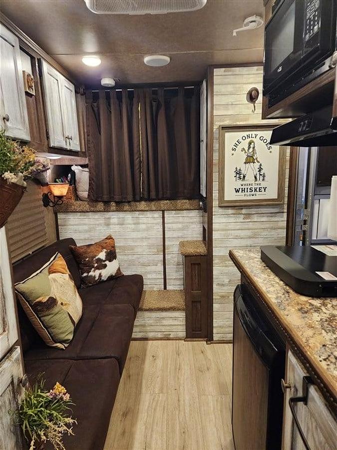 Used 2019 Lakota 7209 2 Horse Trailer with Living Quarters