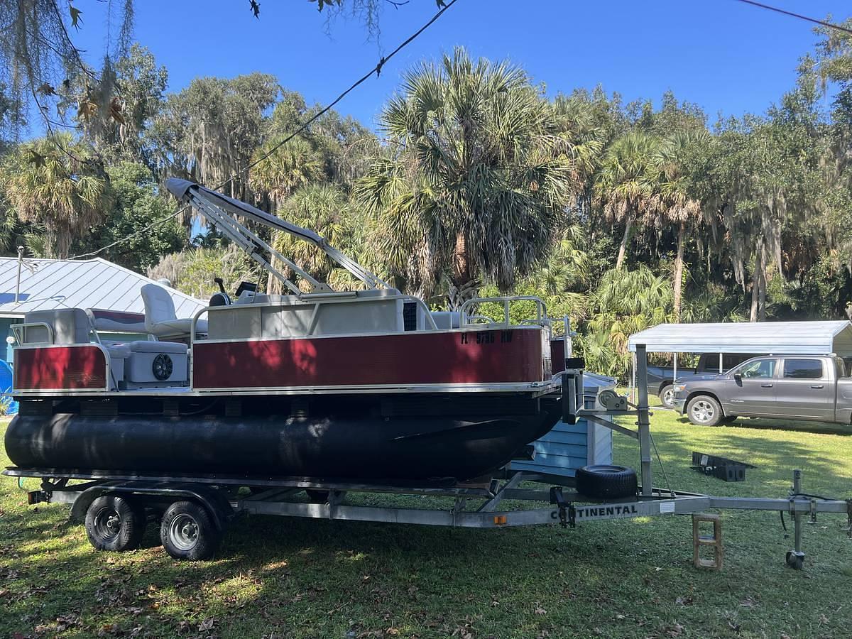 Used 2022 16 ft Tri-Toon Pontoon Tracker Boat