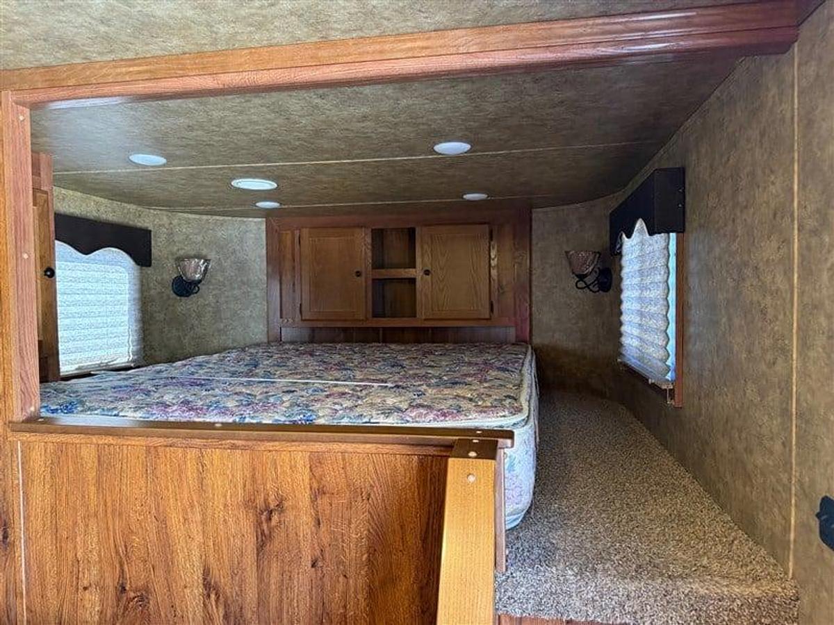Used 2017 Lakota Charger 3 Horse Trailer with Living Quarters