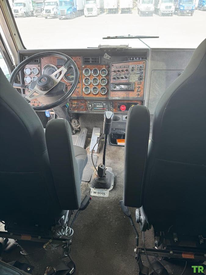 Used 2001 Kenworth W900