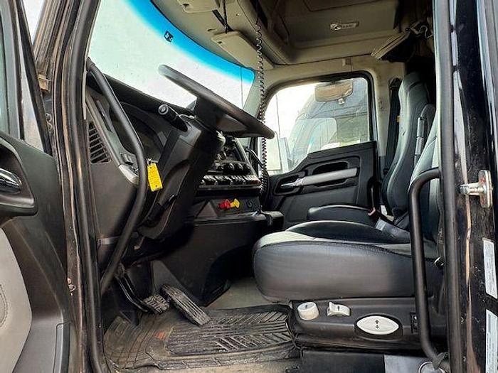 Used 2023 KENWORTH T880