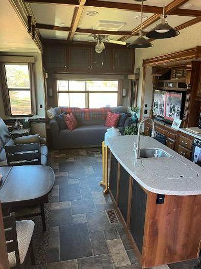 Used 2017 Heartland Bighorn 3160 Elite