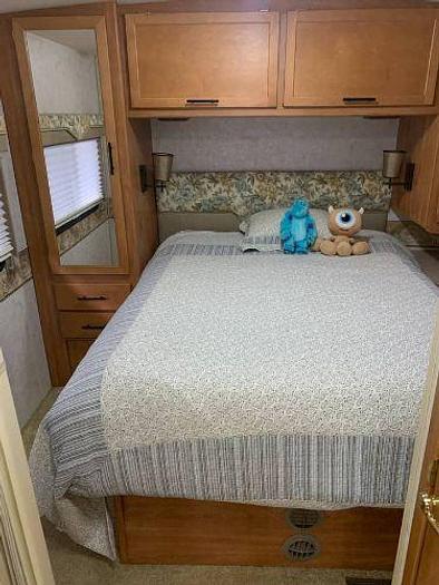 Used 2005 Winnebago Itasca Sunova 30B