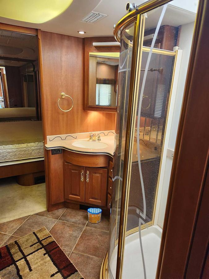 Used 2001 Country Coach Magna