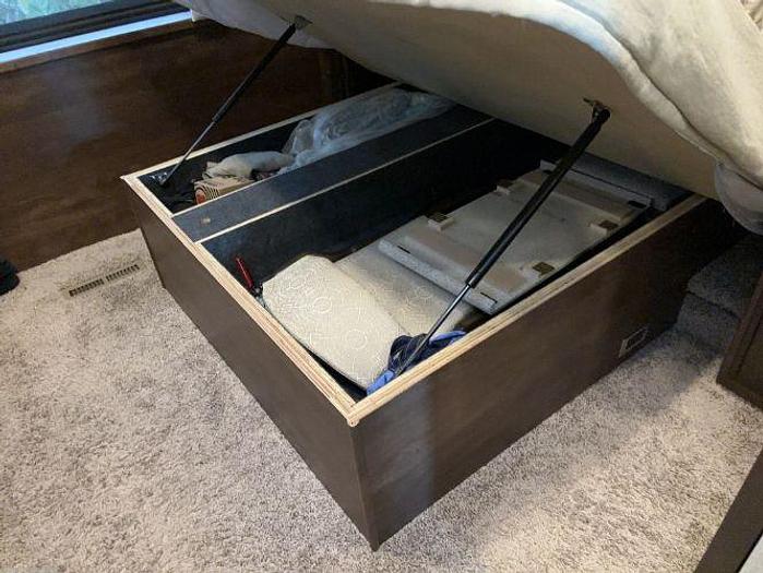 Used 2018 Newmar Bay Star 3414