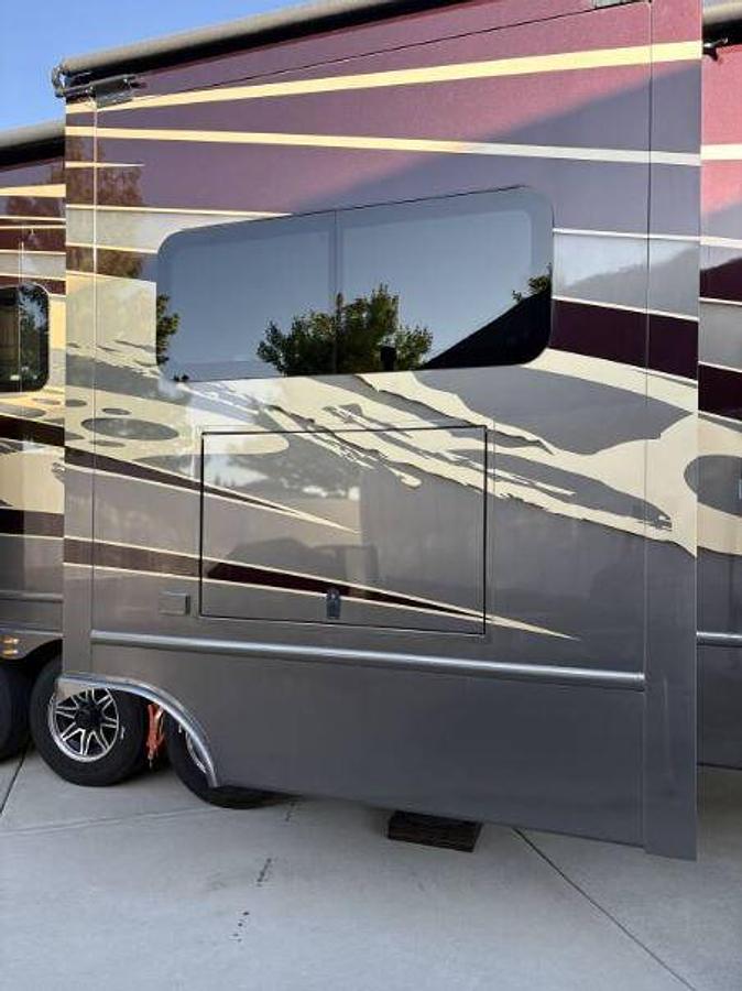 Used 2023 Luxe Elite 44FL Fifth Wheel