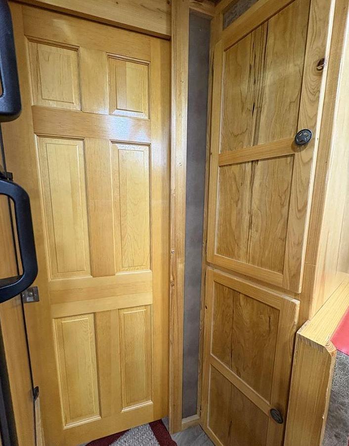 Used 2007 Elite 3 Horse Slant Trailer