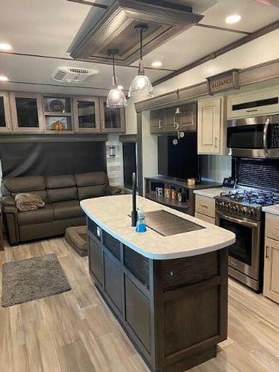 Used 2022 Alliance Paradigm 310RL