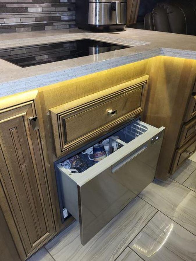 Used 2019 Fleetwood Discovery 40D LXE