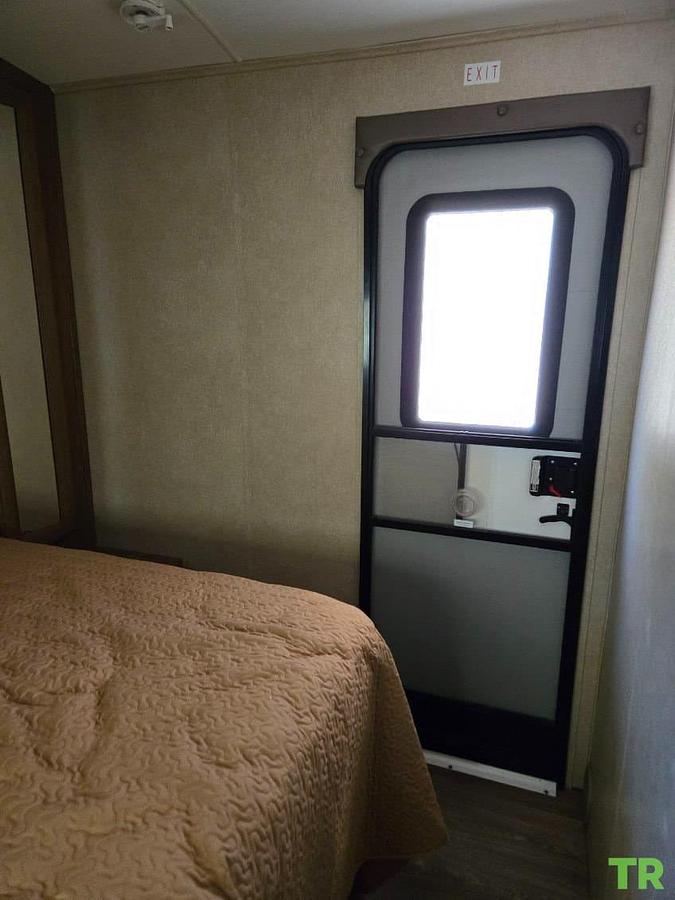 Used 2016 Cruiser RV Fun Finder Xtreme Lite M-241LRK Travel Trailer