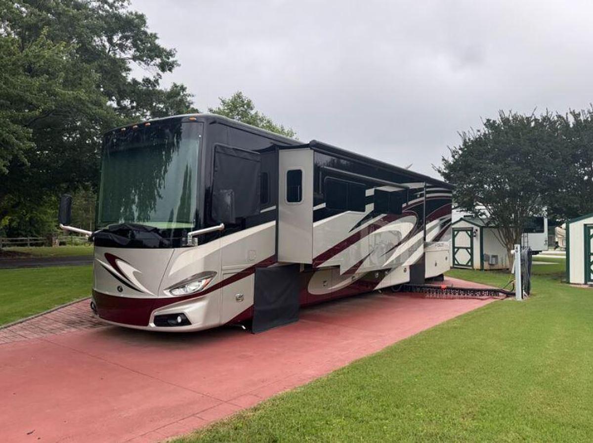 Used 2018 Tiffin Phaeton 40QBH Class A Motorhome