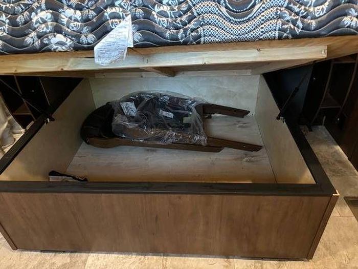 Used 2018 Redwood Redwood 3941FL