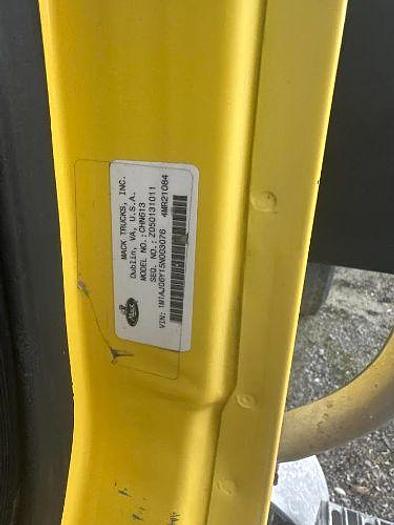 Used 2005 Mack CHN613