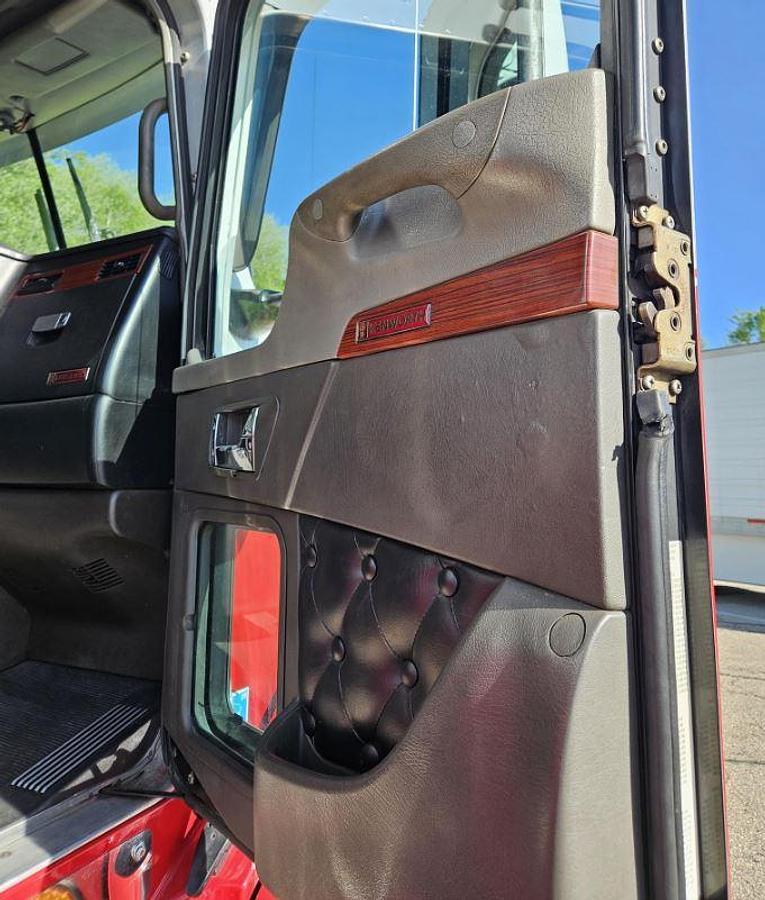 Used 2007 Kenworth T600 Wrecker Tow Truck