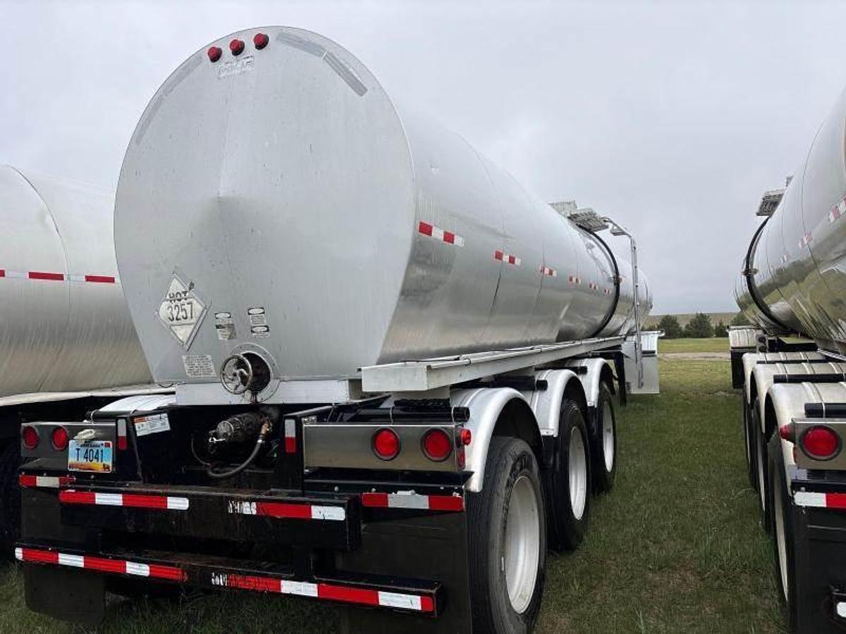 Used 2008 Polar Tank Trailer Asphalt / Hot Oil Tank Trailer