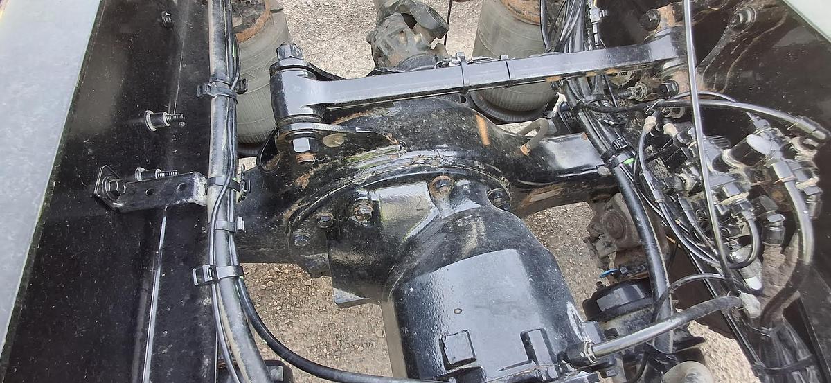 Used 2017 Volvo VNL64T670 Sleeper Semi Truck