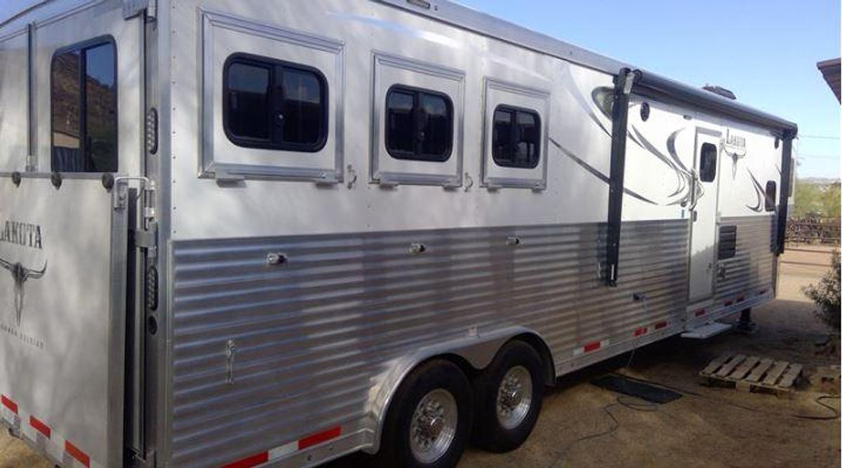 Used 2021 Lakota BHFK8315 3 Horse Trailer with Living Quarters