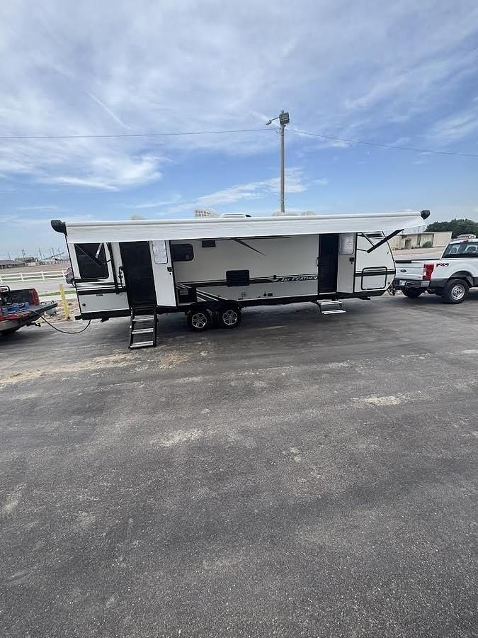Used 2020 Jayco Featherlight Travel Trailer