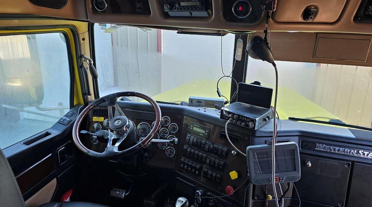 Used 2015 Western Star 4900EX Sleeper Semi Truck