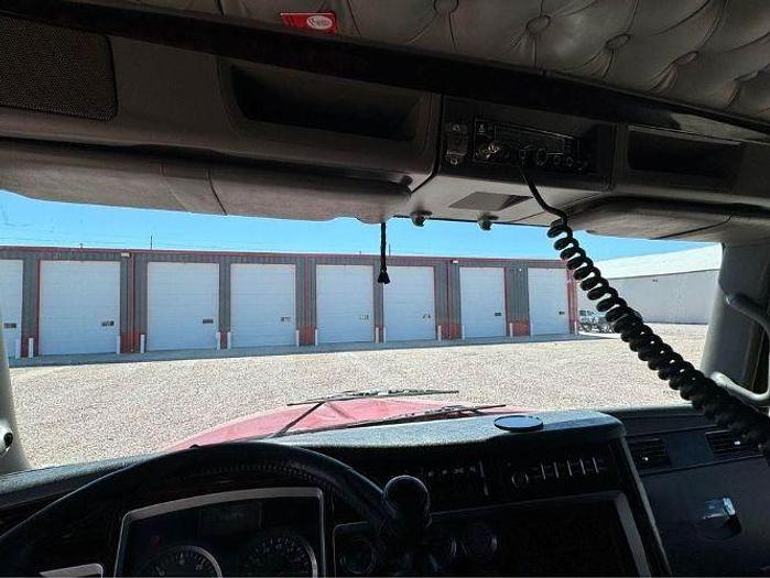 Used 2013 KENWORTH T660