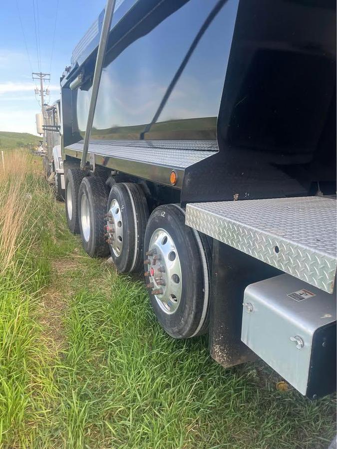 Used 2024 Kenworth T880 Dump Truck