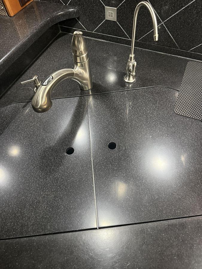 Used 2010 Winnebago Tour 40BD Class A Motorhome