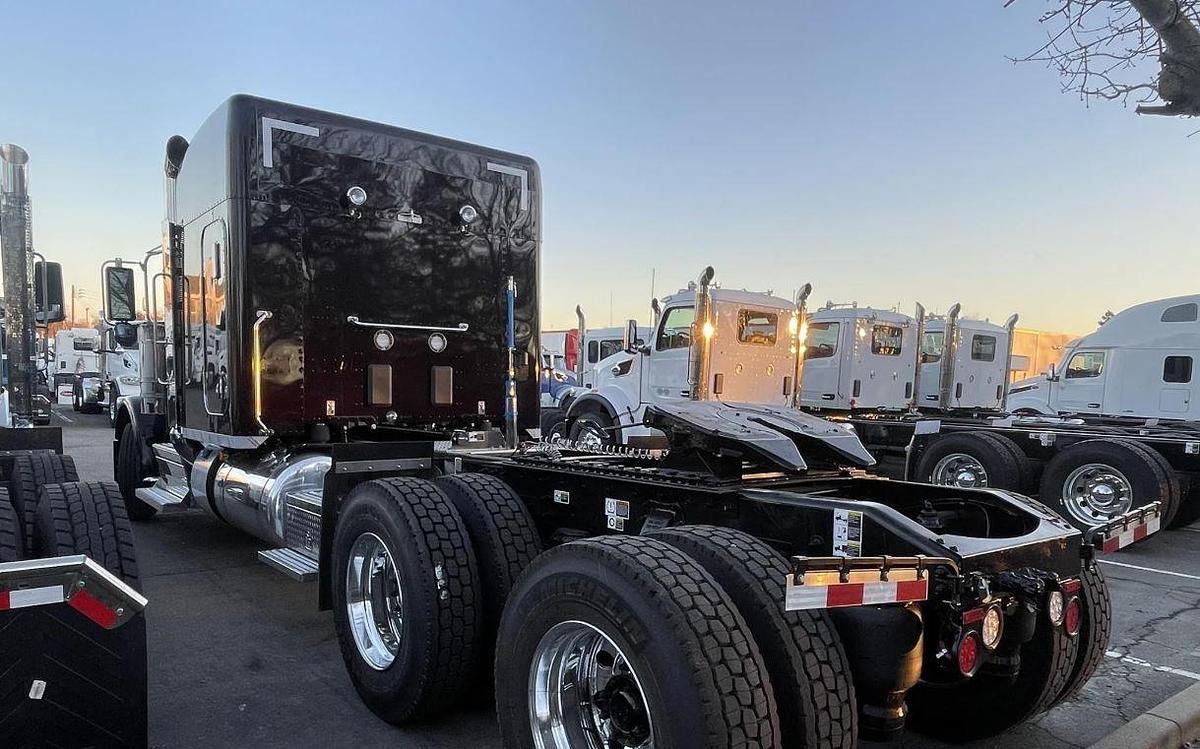 Used 2026 Peterbilt 589