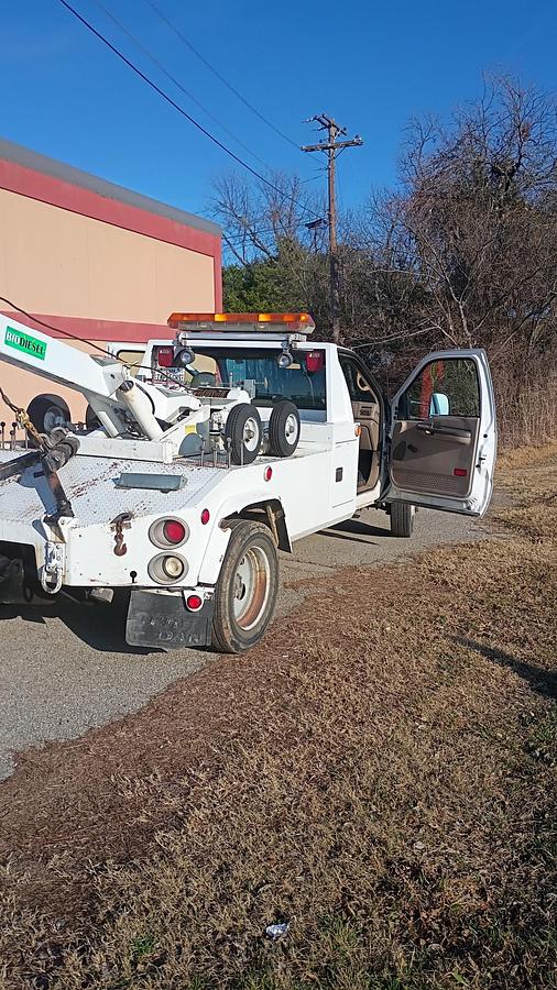 Used 2002 Ford F450 Recover Truck with Boom