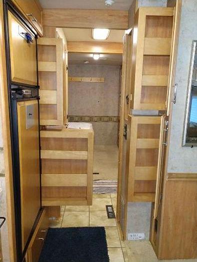 Used 2006 Winnebago Adventurer