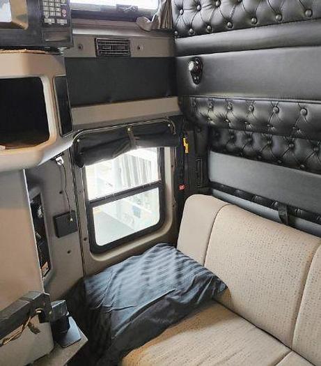 Used 2013 KENWORTH T800