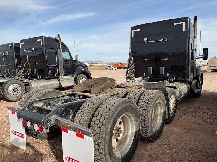 Used 2023 KENWORTH T880