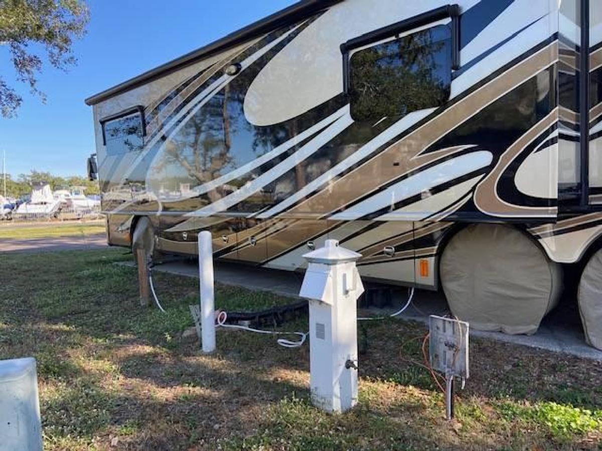 Used 2015 American Coach American Revolution 42T Class A Motorhome