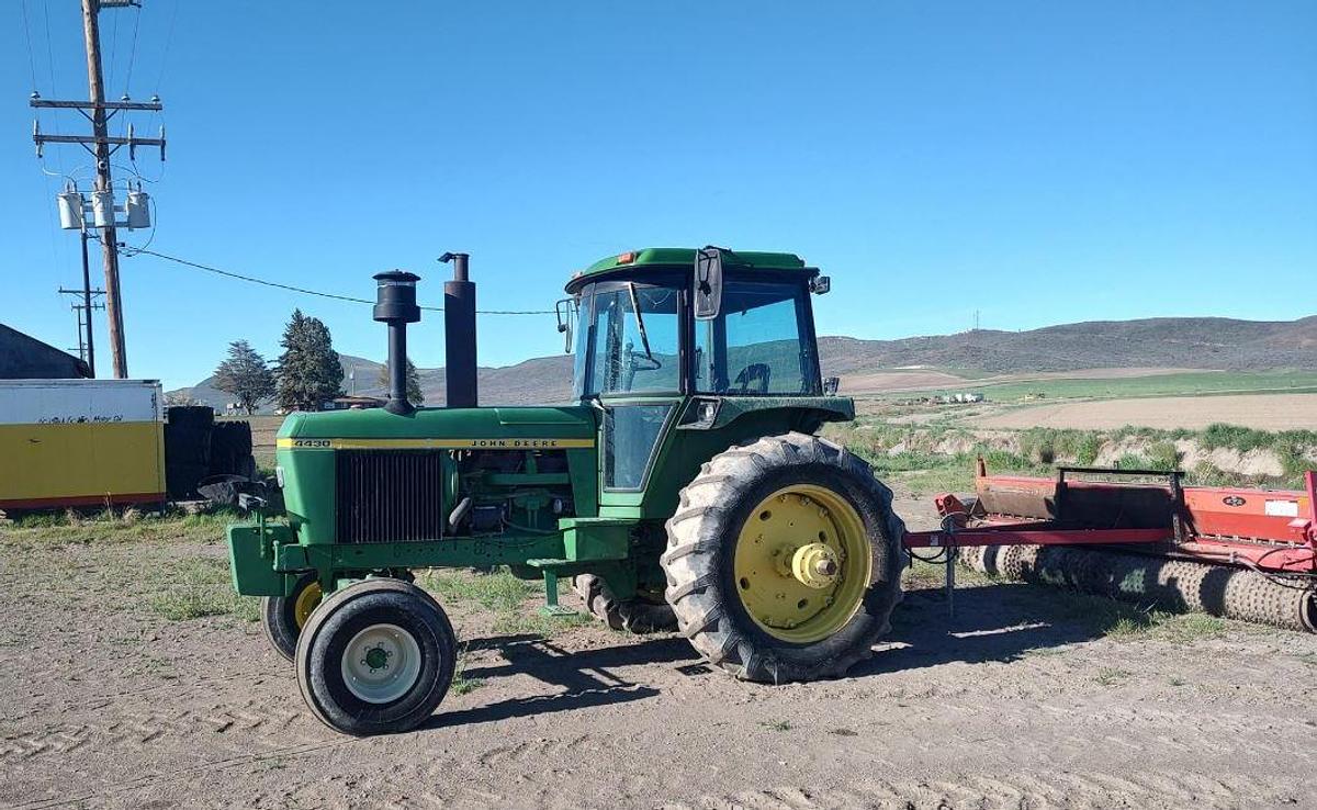 Used JOHN DEERE 4430
