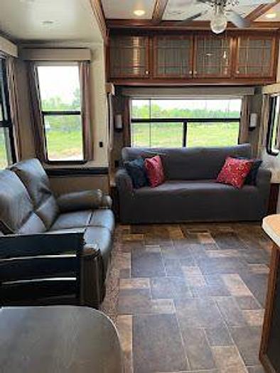 Used 2017 Heartland Bighorn 3160 Elite