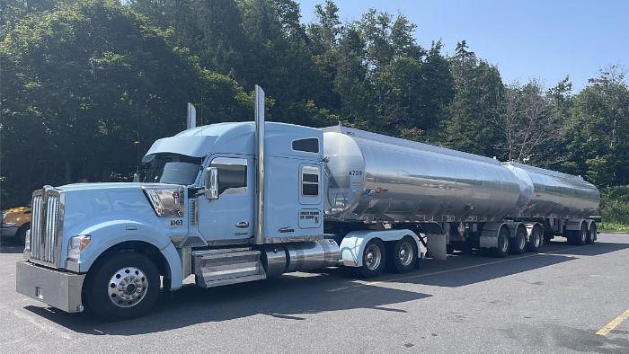 Used 2023 KENWORTH W990