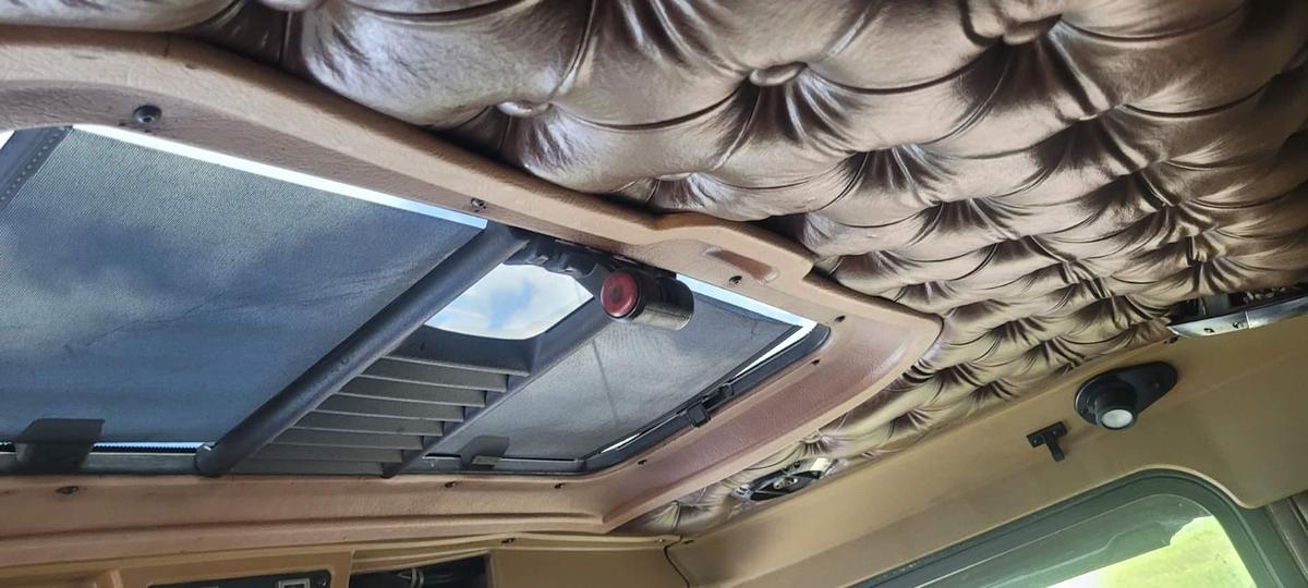 Used 2001 Kenworth W900