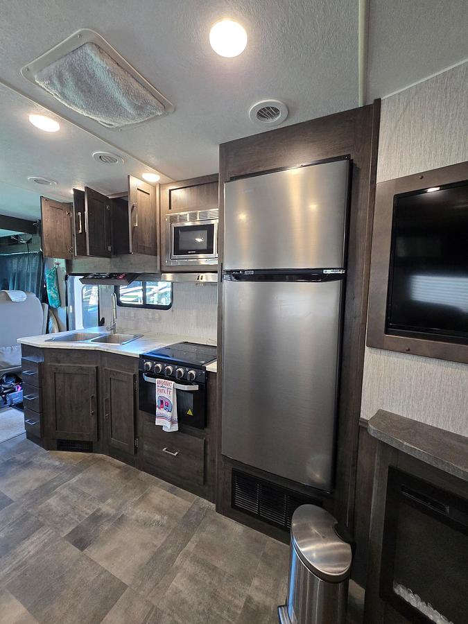 Used 2022 Coachmen Pursuit 31TS Class A Motorhome