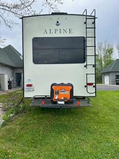 Used 2022 Keystone Alpine 3220RL