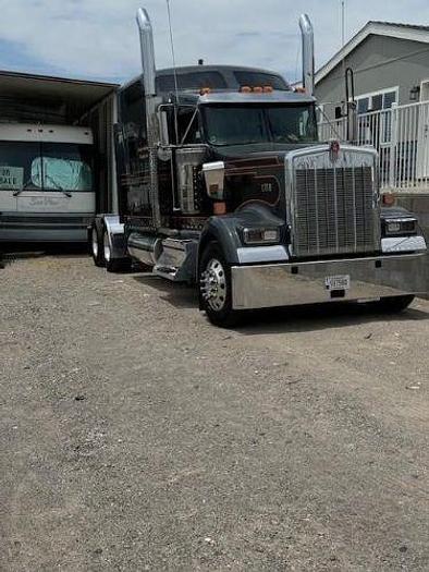 Used 2023 KENWORTH W900L