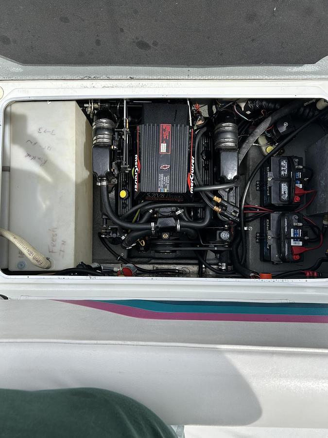 Used 1993 Rinker Fiesta Vee 260 Cruiser