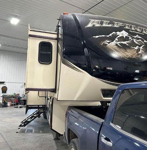 Used 2018 Keystone Alpine 3660FL