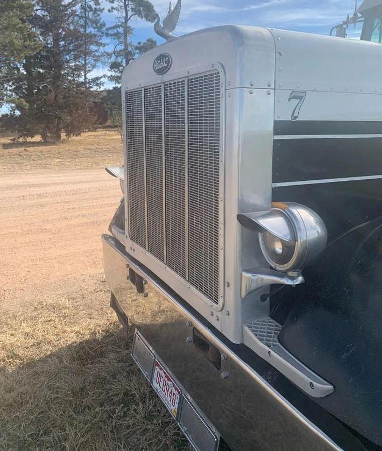 Used 1987 Peterbilt 359 Sleeper Semi Truck