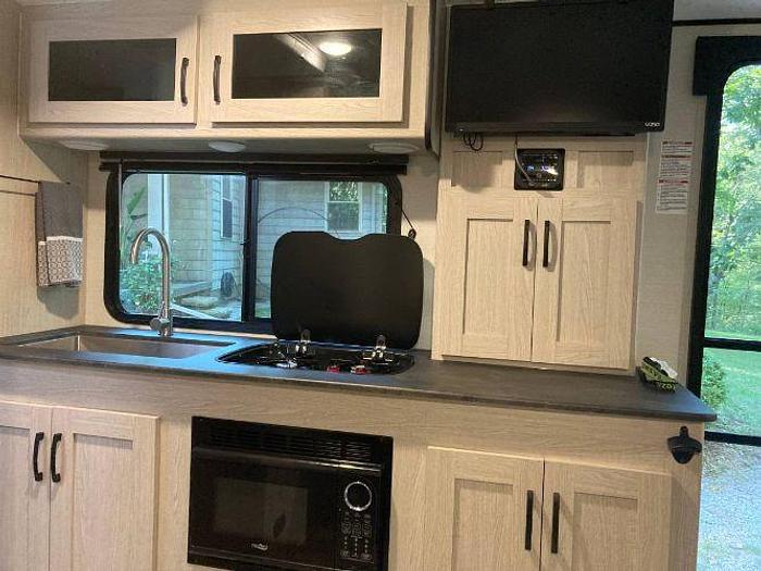 Used 2023 Coachmen Apex Nano 213RDS