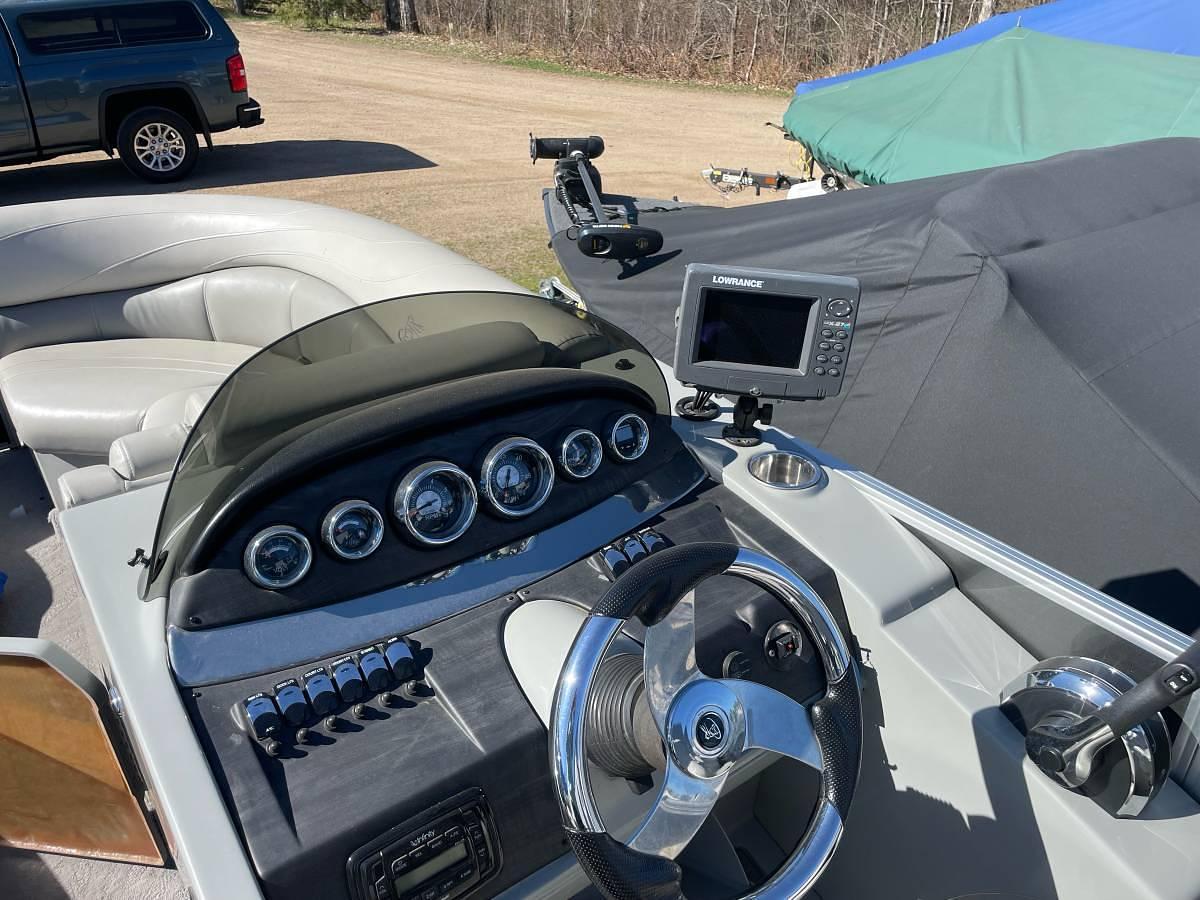 Used 2015 Misty Harbor 2385 Sportoon