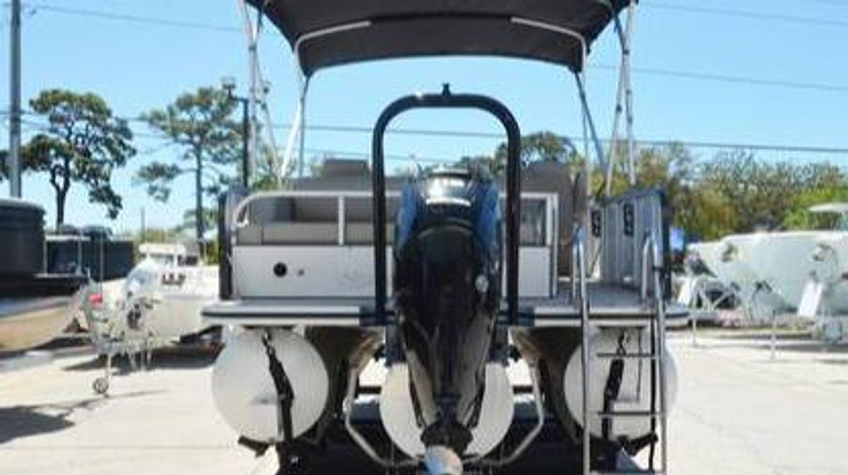 Used 2022 Tritoon Silver Wave 2210 JS