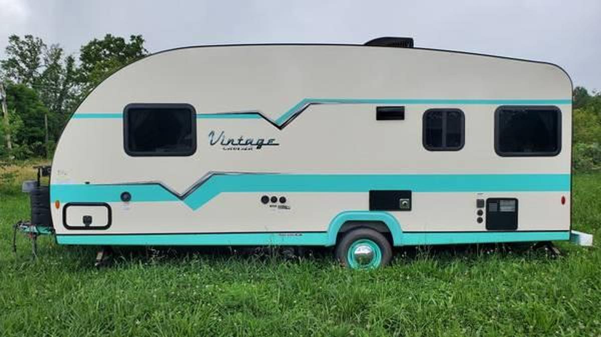Used 2020 Gulf Stream Vintage Cruiser 19ERD Travel Trailer